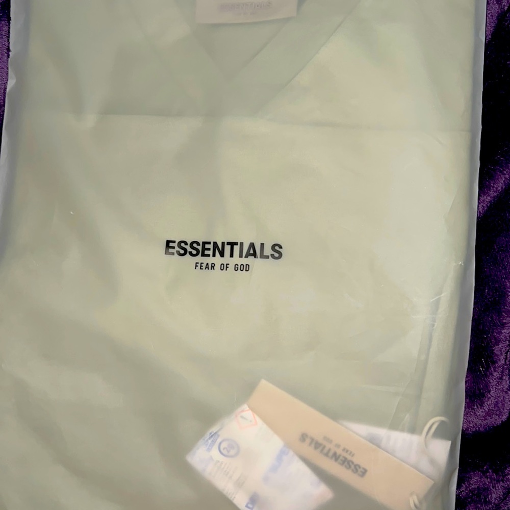 ESSENTIALS F O G
